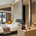 Canale & أرغوستولي